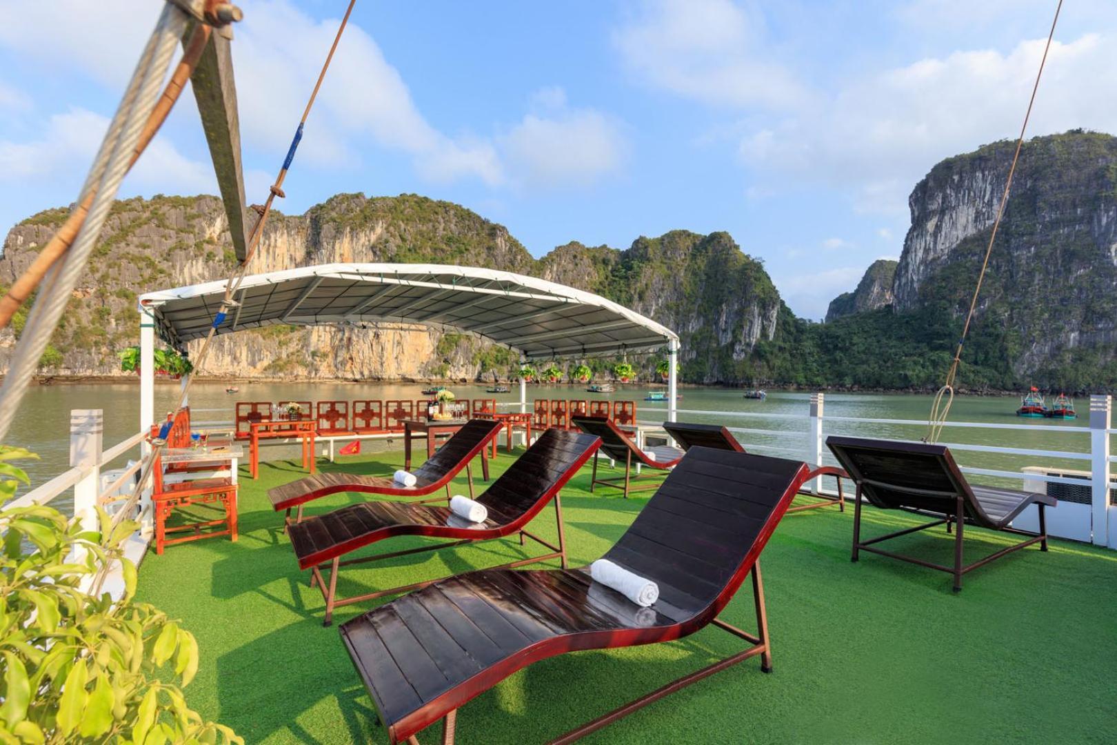 Cozy Bay Classic Cruise Hạ Long-öböl Kültér fotó