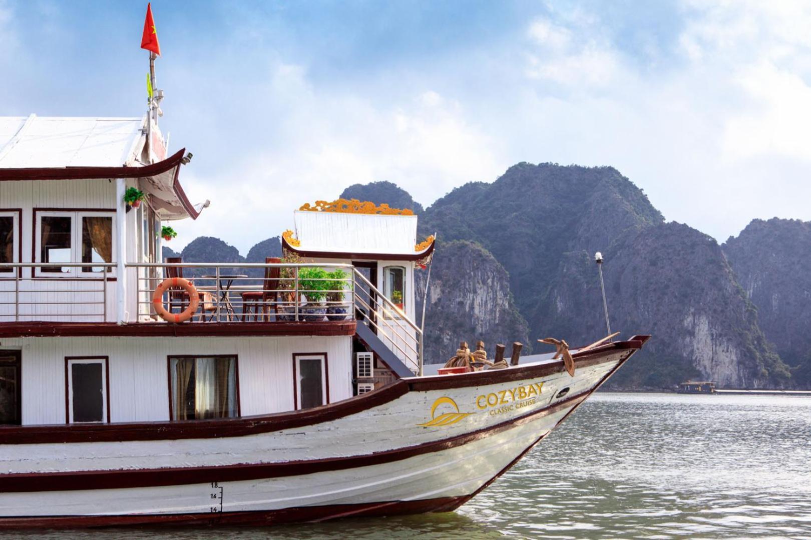 Cozy Bay Classic Cruise Hạ Long-öböl Kültér fotó