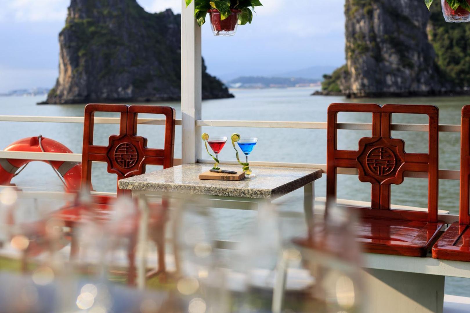 Cozy Bay Classic Cruise Hạ Long-öböl Kültér fotó