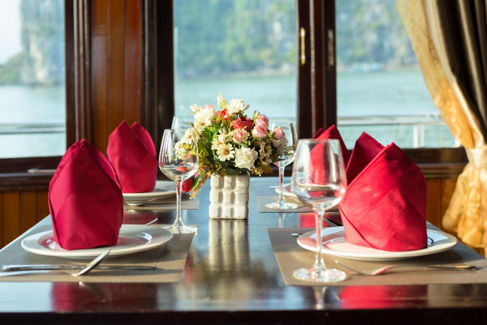Cozy Bay Classic Cruise Hạ Long-öböl Kültér fotó