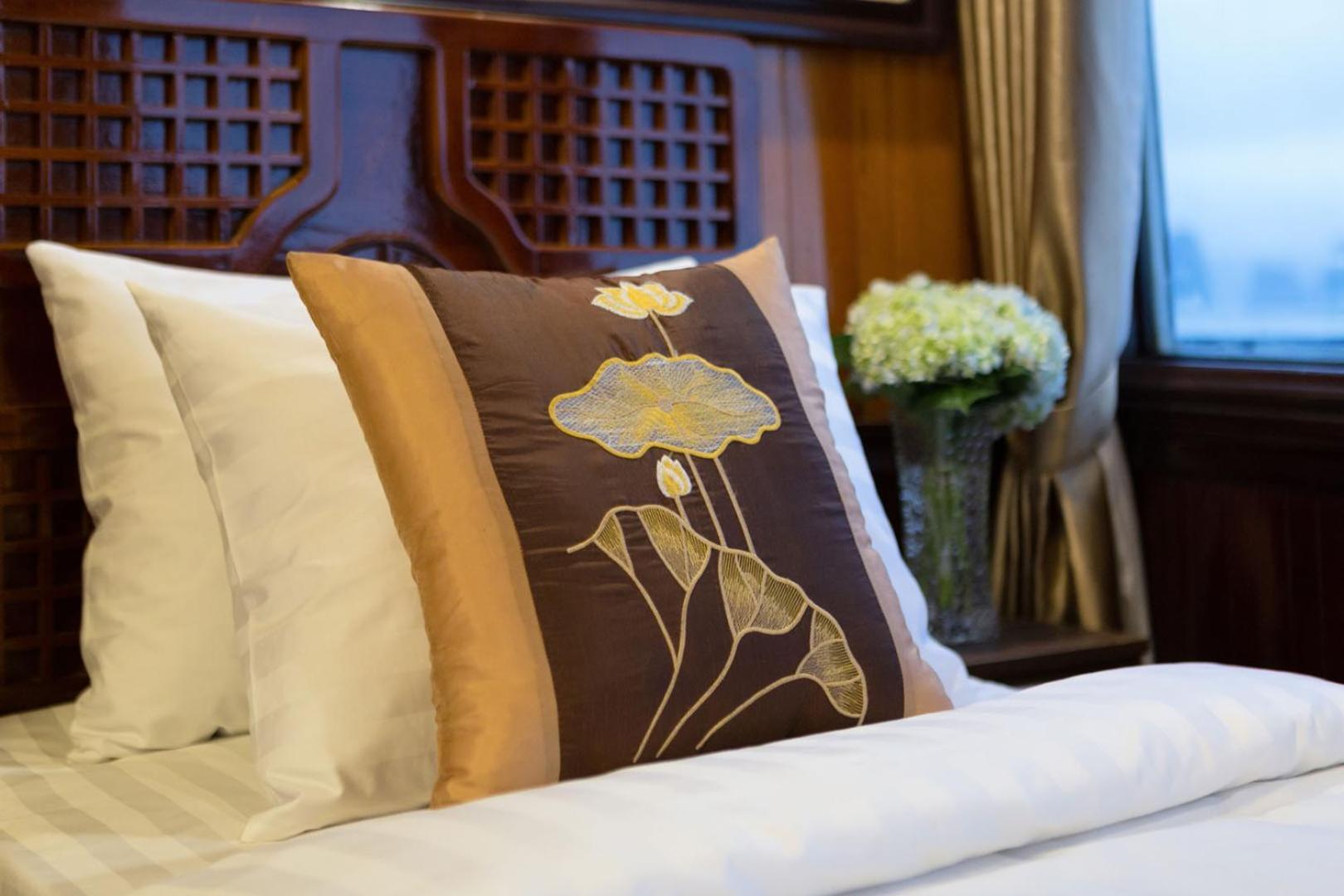 Cozy Bay Classic Cruise Hạ Long-öböl Kültér fotó