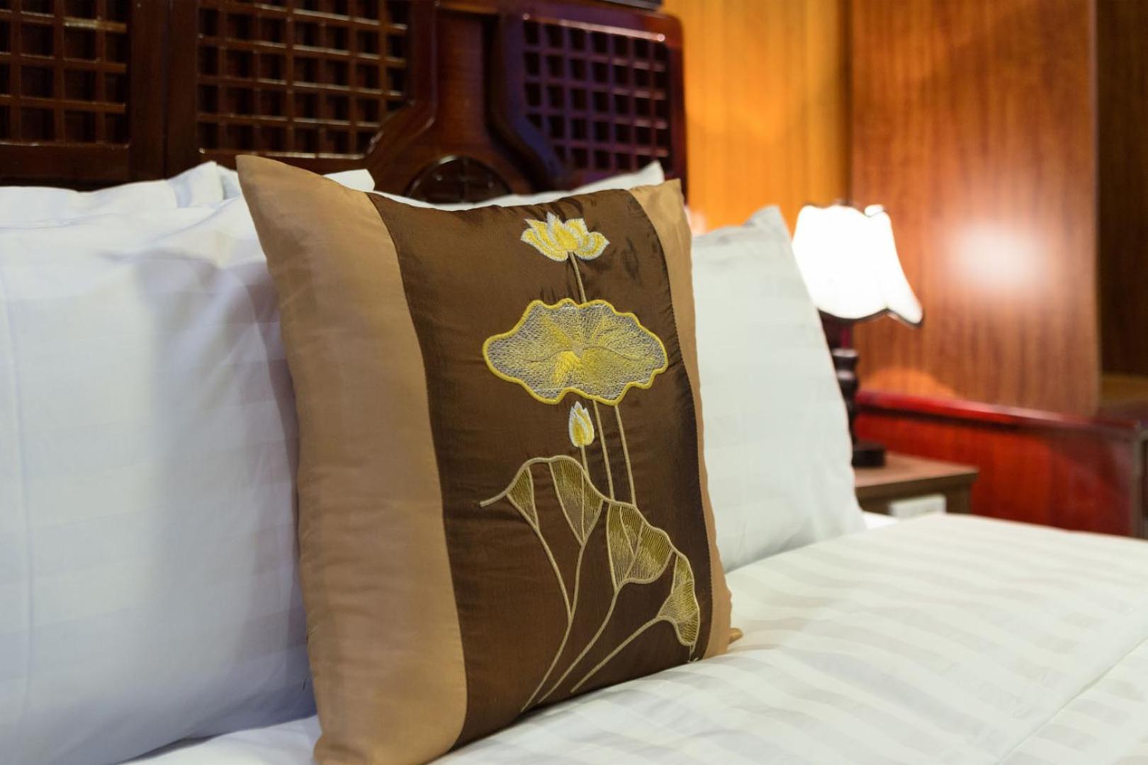 Cozy Bay Classic Cruise Hạ Long-öböl Kültér fotó